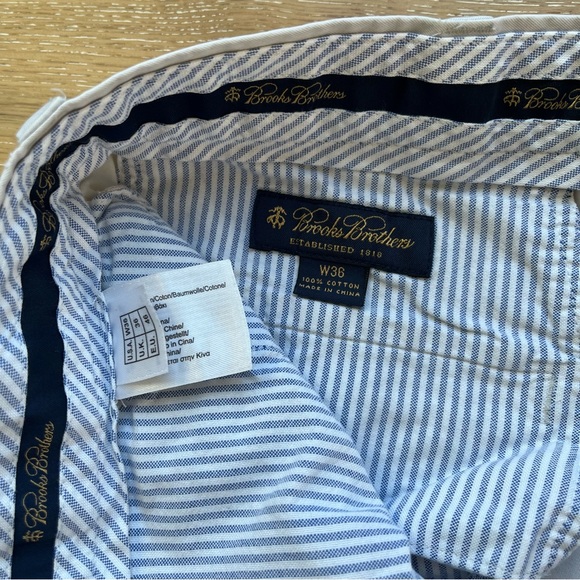 Brooks Brothers | Khaki Shorts w Embroidered Whales - Picture 5 of 14